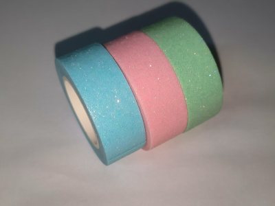 挖到宝了！挖煤姬海淘的胶带也太绝了！图案印刷超清晰，色彩和官网图无差，质感厚实不透纸，粘性刚好还不残胶～ 包装严实没折损，物流速度比预期快太多！每款设计都戳在审美上，用来做手账、包装礼物都超有氛围感，性价比直接拉满，已经回购好几次啦，手账er闭眼冲就对了！