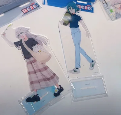 mono女孩剧情介绍：mono女孩是由爱敬亮太,诸富直也执导,三川华月,古贺葵,远野光,上田丽奈,河濑茉希等人主演的,于2025年上映,该日韩动漫讲述的是
因为憧憬的前辈、摄影部部长牧之原的毕业，新任摄影部部长雨宫五月陷入了消沉。在朋友雾山杏的鼓励下，五月重新振作起...