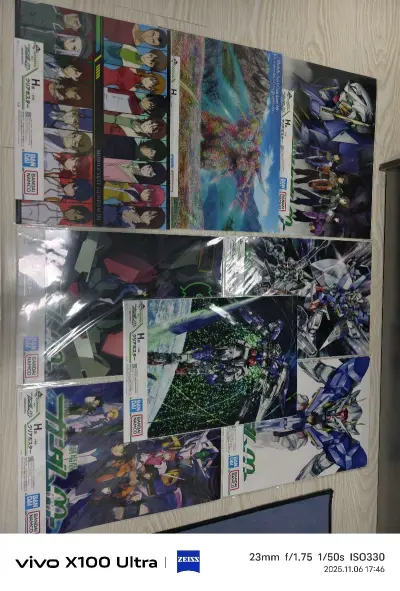 又到一套高达画板彩画，太好看了吧，卖家保存的也很新，挖煤姬包装的也很好，安安全全的到货了，继续淘高达画板彩画