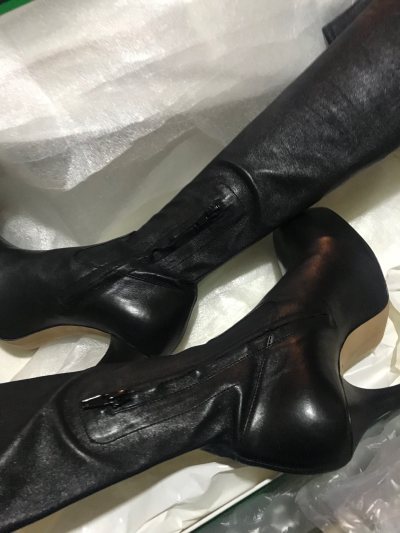 这次通过挖煤姬海淘BV长靴的体验太惊喜了！APP使用感超赞，中文界面+实时翻译功能让浏览日本商品毫无障碍，搜索筛选精准，很快就找到心仪的中古款。合单发货超划算，省了不少国际运费，选的EMS物流一周就到货，全程物流信息透明。靴子包装得特别稳妥，外层防撞膜+内层泡泡纸，...