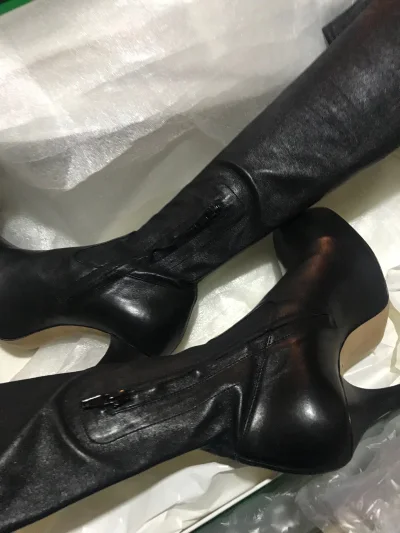 这次通过挖煤姬海淘BV长靴的体验太惊喜了！APP使用感超赞，中文界面+实时翻译功能让浏览日本商品毫无障碍，搜索筛选精准，很快就找到心仪的中古款。合单发货超划算，省了不少国际运费，选的EMS物流一周就到货，全程物流信息透明。靴子包装得特别稳妥，外层防撞膜+内层泡泡纸，...