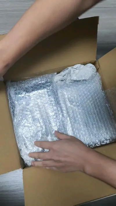 日本代切米津玄师专辑第一弹安全落地。
没有遇到阴花妹真是太好了[得意]
三件二手CD都是美品
一件全新未拆封，塑料壳四角都很完美。
收到货称了一下1400g跟发货称重一模一样。
挖煤姬给你点赞[强][强][强]