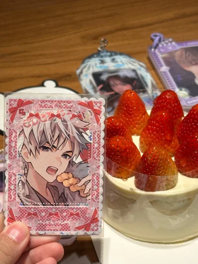 买了很多少女漫和日乙周边，感觉很不错 东西也是安全的到达了手里，yhm其实包装就很好 国际物流也没刺客真的感恩