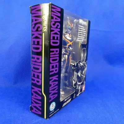 在挖煤姬淘心仪已久的假面骑士SHF手办超满足！平台操作简洁，轻松淘到日版，价格比国内代理版划算不少，补款时汇率优惠还省了一笔钱。物流选了EMS，十来天就到货，打包特别严实，硬纸箱加多层泡沫纸防护，手办盒完好无损，本体涂装细腻、细节还原度拉满，关节可动性超棒，代理清关...