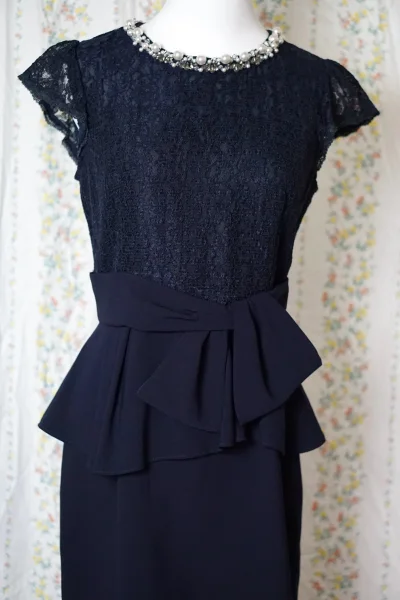 这一批淘的每一件都非常好看，很满意，状态都很好，描述一致，这一次选择了海运，便宜，不到20天就到了，继续淘漂亮的好物~