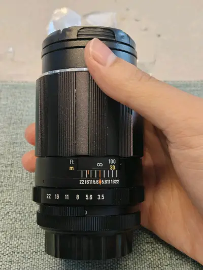 买了个太古玛镜头，价格合适，比国内便宜很多，卖家还贴心地送了前后盖和uv镜。没想到老镜头的做工手感会这么好，好评。