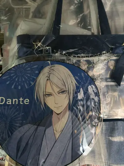 第一次在挖煤姬切骏河屋?！挖到了骏河屋的但丁大王扇子！整个过程非常顺利，速度也比想象中快。

本来比较担心因为扇子比较大和脆弱会有运损，但是非常惊喜的是收到货的时候——箱子超大一个！打开一看里面塞满了缓冲气泡膜，把扇子包裹得严严实实，保护做得特别到位。扇子本身完好无...