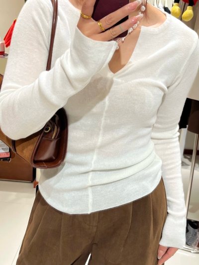 丝滑清关～上缴20%的税税 相对国内这些品牌，还是相当的划算呀，就是需要擦亮眼细细选！尤其细节图看仔细，希望任意门越来越好，恢复往日的好光景！可以自选自清也丝滑～每次买不会肉疼才开心.