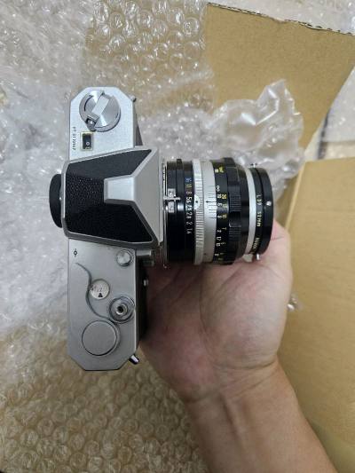 外观成色非常好，无磕碰掉漆，镜片干净通透无霉无雾无划，功能正常。想不到这个价格能买到这么好成色的。清关也很顺利，很愉快的一次购物。