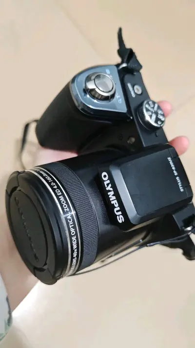 在挖煤姬淘到的第一个CCD是这个奥林巴斯sp820uz，相对于其他CCD来说，奥林巴斯CCD很平价，甚至可以说性价比极高，这次在挖煤姬淘到的便宜，甚至没有到征税点，感谢挖煤姬，挖煤姬的界面也很适合新手小白，挖煤姬的物流也比较快，送过来盒子都是八角尖尖的，一点伤痕都没...