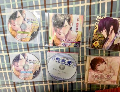 这次还是淘的碟片。好价很多，时不时可以蹲蹲更低价更划算的商品，yhm有的时候卖的很便宜，真的超级适合去捡漏。买了好几张然后在订单那里合单之后直接寄回了。快递我选的ems，发出之后速度也还挺快，我还挺喜欢挖煤姬的打包，每次开箱都能很清楚看到打包得很严实，让人很放心。