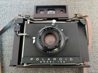 在挖煤姬海淘的相机终于安全到手了， 品相与卖家描述完全一致，包装非常仔细，内部垫了泡泡纸，八角尖尖，没有任何运输损伤。转运时效稳定，全程体验很顺利，是一次很满意的购物，下次还会光顾