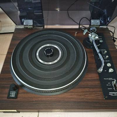 在挖煤姬海淘的黑胶唱机终于安全到手了！ 品相与卖家描述完全一致，包装非常仔细，内部垫了泡泡纸，八角尖尖，没有任何运输损伤。转运时效稳定，全程体验很顺利，是一次很满意的购物，下次还会光顾！