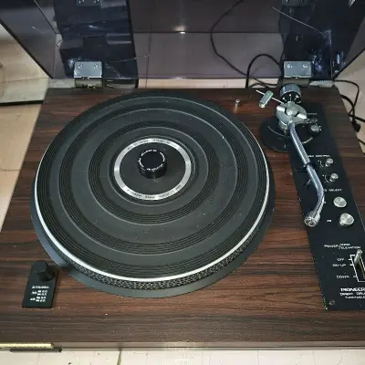 在挖煤姬海淘的黑胶唱机终于安全到手了！ 品相与卖家描述完全一致，包装非常仔细，内部垫了泡泡纸，八角尖尖，没有任何运输损伤。转运时效稳定，全程体验很顺利，是一次很满意的购物，下次还会光顾！