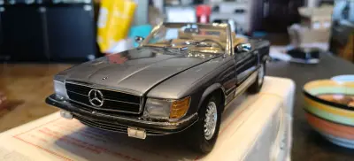 绝美奔驰，做工扎实精美值得收藏！不过就是没办法与卖家沟通是个遗憾，主要就是还有很多购买细节了解不到！