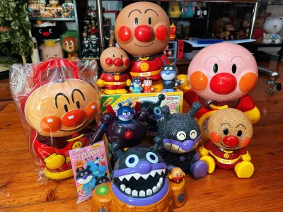 合单发货之后每天都在心心念念等着我的超人们！
终于收到了快递 包裹的很好 没打开一个都是一份好心情 不存在隐瞒瑕疵货不对板的情况 非常非常好的购物体验！虽然没逃过最后一关被税了啊啊啊啊啊啊啊啊啊
清洁消毒完等着第三次海淘的玩具们 我真的非常喜欢过去的玩具！样式和颜色...