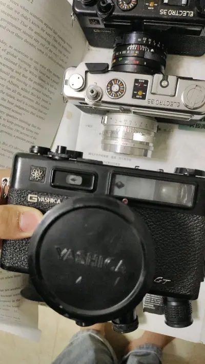 这次的快递寄送的比较快，包裹打包的也很结实，里面塞了好几层气泡膜，买的东西也都和商家描述的符合，很棒的一次购物。