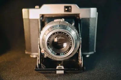 东西很好，和卖家描述的一致，清关也很快，一路畅通，快递很快就到我手里了，快递包装的也很完好，很好的一次购物。