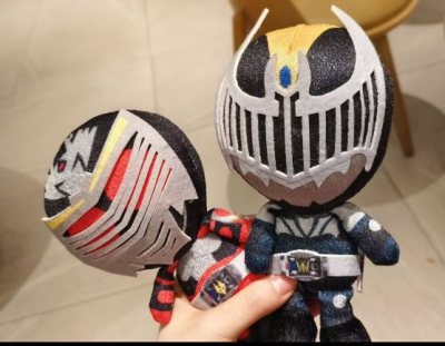 时隔五年朋友入了老坑总算帮她买到现在变海景的娃了，日本人真的太能炒毛绒了谁来管管。。运费还退了差价，真的非常省心