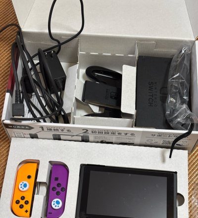 日淘Switch开箱太惊喜！机身无一丝划痕，屏幕干净无坏点，和卖家描述完全一致。就是没有手柄，后续自己配的，平台操作简单，还有一键翻译功能，毫无语言障碍。包装用气泡膜层层包裹，长途运输零磕碰。这波日淘太值了，任天堂的快乐直接拿捏，后续淘日系电子产品还选这家！