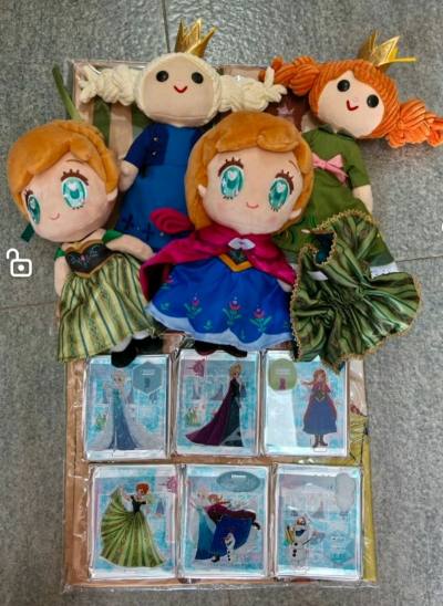 分享我的【挖煤姬海淘捡漏高光时刻】！最近在挖煤姬上捡漏到了超好价的冰雪奇缘周边，切到四个娃娃和一套联动立牌，包装完好，所有物品都很完美的到手上了。我发货走的是竹蜻蜓路线，不到一星期就到了，比我预想的要快很多。平台经常会送优惠券，价格非常的美丽，推荐这个平台！