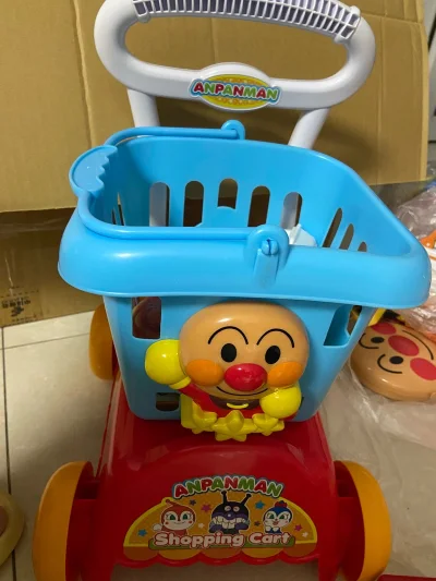 收到一大箱面包超人的玩具，毛绒等等的玩具哈，很开心能从平台收获那么多的玩具，继续购买更好更多的宝贝们