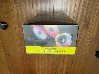 非常不错的一次代购过程，整个过程简明了。
这款海盗船的240水冷国内没上上架，只能通过海淘了。
这次走的是海运，从日本发出到收到用时20天不到，还是蛮不错的，打包也很好，没有任何的损坏。
好评好评