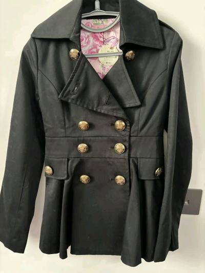 第一次使用挖煤姬软件购物，搜索很方便，运气不错让我蹲到了这款，柄图真的太漂亮了，梦幻瑰丽。商品种类很丰富，物流方式选择的是可追踪小航空，一周左右就到了 效率很快，包裹的很好，衣服很平整，没有任何的损伤，非常愉快的购物体验！