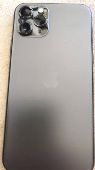 第一次在挖煤姬上购物、买到了自己喜欢的日版手机、之前不敢在国内买苹果手机就是怕套路多。手机已经用上了，非常丝滑，手机全部原装配件，没有拆机。一个不错的网站，还买了一些自己喜欢的胶片相机、那叫一个便宜。