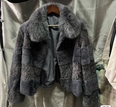 每一件都非常漂亮哦，基本上都是很新的品，非常喜欢，上身效果很好，真的是一个非常棒的捡漏好软件！太爱了！