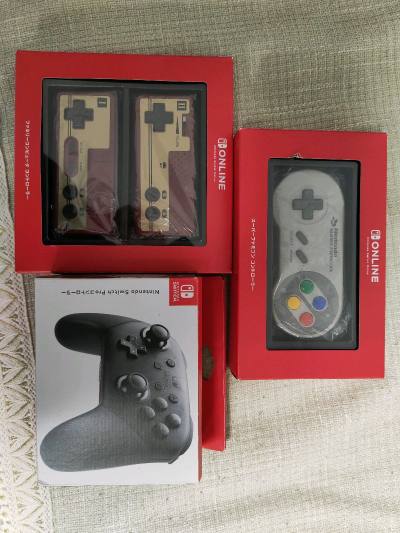 买个switch带了switch online限定手柄，都是经典造型，还很新，关键还是单台续航版的价格就是算是邮费也没多少钱，赚了赚了