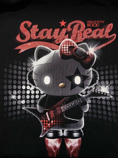 收到的衣服成色很好，专辑也是全新的目前已经绝版。挖煤姬打包很专业，气泡膜裹得严严实实，折扣券+积分抵扣，国际运费仅花了个位数~限定初回盘内容超值，国内二手价溢价也蛮多的，蹲到好价了?