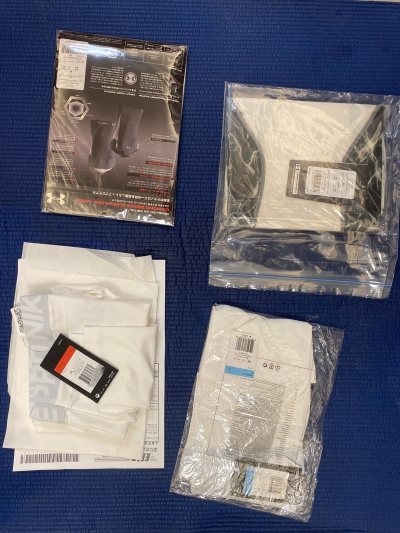 前前后后积累了八件衣服，每次都算好优惠期间才下单，比如每周优惠折扣，虽然拉长了寄回国内的等待时长，但可以美美地合单以及平摊运费，合单中每件的优惠幅度不一样，最高可达500JPY。综合下来，将近省下一次国际运费，也是充分利用挖煤姬繁复的福利组合，才能漂亮地省省省过日子...