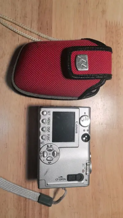 这次在挖煤姬淘了台CCD相机，太惊喜了！成色比预想的好，出片色调复古又独特，操作也简单。从日本直邮包装很仔细，这波海淘值了！