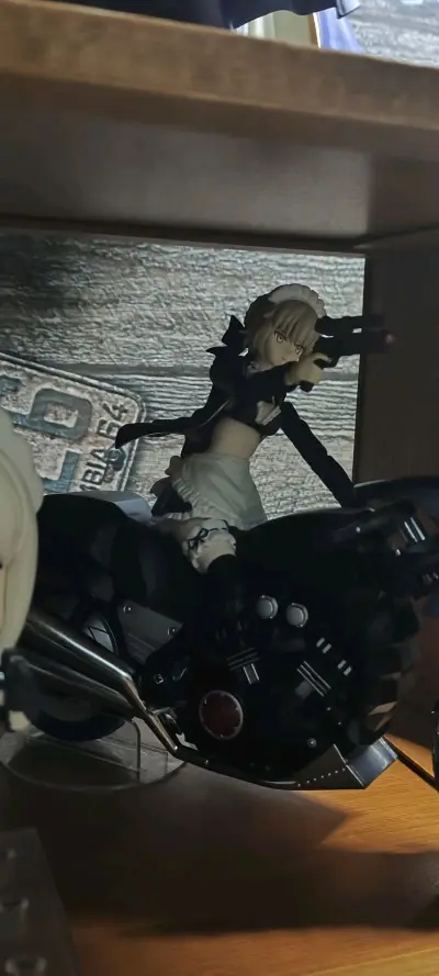 figmaex-057，女仆黑呆，可软可甜可飒。女骑配摩托，举起的手枪带着自信邪魅的微笑，直击你的胸口。