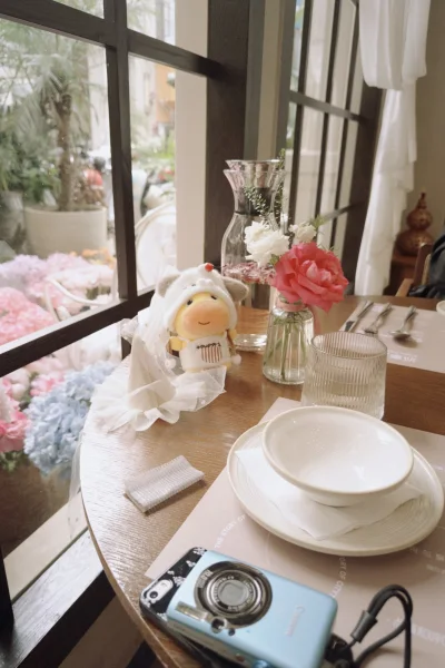 海淘的ccd成色很新，功能也完好，出片效果很喜欢，购买过程也越来越好操作了，这个软件用了好几年了，还会继续用这个宝藏软件的！雪莉玫也是海淘的！