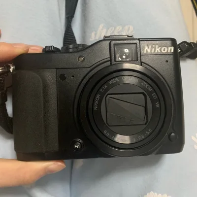 佳能g12的平替！超完美的成色还带了箱，海关查验时没有被税，可能因为相机属于自用合理范围，收到短信提示清关完成时激动到跳起来！！感谢挖煤姬的服务！