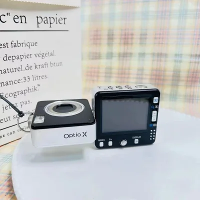 之前看别人分享就爱上了这款，造型十分独特很像运动相机！拿到手之后重量十分的沉，特别有质感的一款，操作十分简单特别喜欢！独一份的设计！感谢挖煤姬！