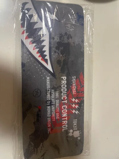 非常好用的保温杯套，ho继续沿用了经典的鲨鱼风格，套外材质手感好，厚度够厚，应该套热水杯也可以。快递非常快，包裹外箱完美。