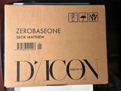 挖煤姬买kpop周边方便又快捷。
买了很多专辑应援棒，还有貌美的大王扇。
拆箱的时候太幸福啦！欧巴们的脸太权威了