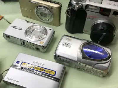 这次在雅虎日拍和煤炉蹲到了非常好价的机子，外观都巨新几乎没什么瑕疵，挖煤姬打包得也很严实塞了很多泡沫膜，现在的面单系统默认申报也方便了不少，到海关直接缴税就过了也不会像以前一样会出现申报种类税率错误的情况