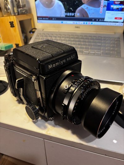 玛米亚RB67 120胶片机非常新，各方面使用效果非常好，成本几乎是国内市场的一半！捡到宝了，真好！！！开心

有不懂的问客服，客服态度也很好，问题一下就解决了，也没有乱收费的问题。

总之很不错的体验后面还会继续买的！