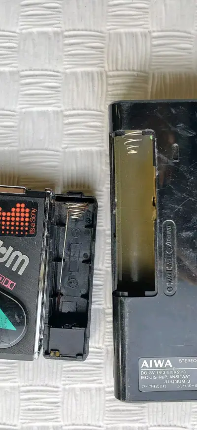 终于收到期待已久的磁带机了！包装得非常严实，打开后包装可以。是正品无疑。海淘价格实惠，虽然物流等了20天，但完全值得！下次还会再来。