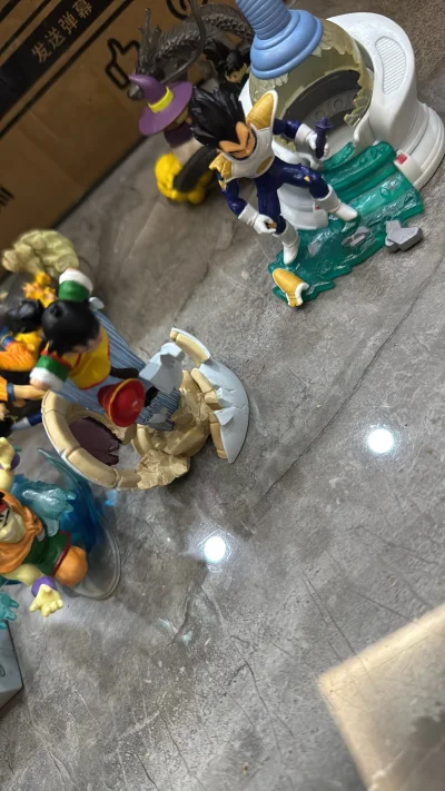 这次收到了好多小的hg比例hg场景，自己拼了好久，但还是很喜欢，成色也很新，陆续慢慢弄弄，好开心，龙珠就是我的童年快乐