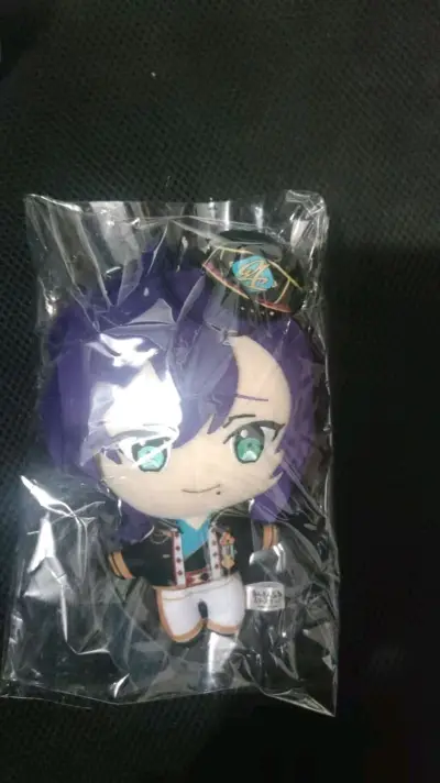 这次收的礼濑真宵新服装周边太绝了！包装严实没瑕疵，立牌质感超棒、细节满满，卖家发货快，转运也很稳，到手状态完美，直接戳中我的喜好，必须安利~ 