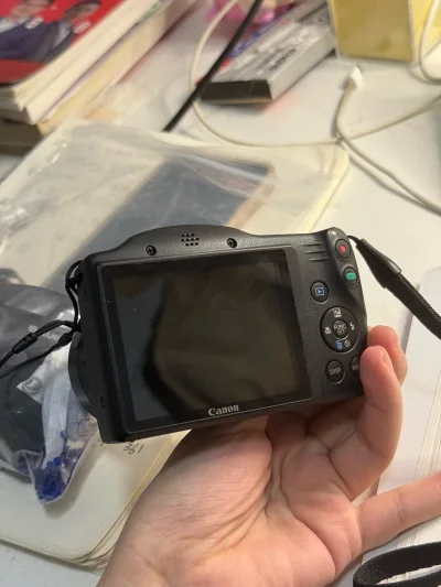 挖到宝！挖煤姬淘来的佳能SX400IS堪称便携摄影神器在挖煤姬蹲守许久入手的佳能SX400IS，我对二手相机的期待用下来只剩满心欢喜。五百多拿下跟国内价格差不多！！！而且还有原装电池和充电器