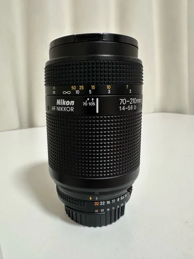 今天淘到的是佳能的28-70，传说中锐度非常高的一个头，成色外观看着还可以，就是镜片肉眼可见有一点霉，不过这个价格这个质量已经非常不错了