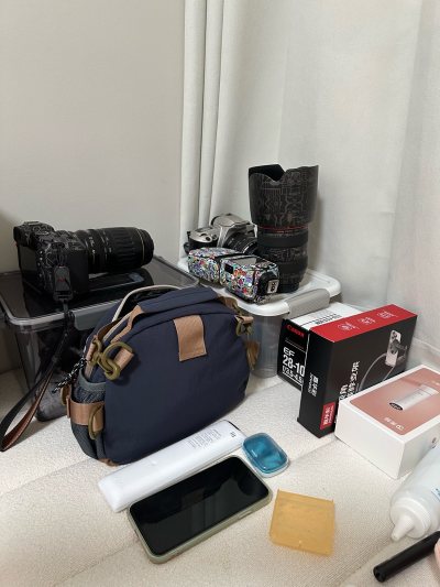 这次淘的28-105，带包装，外观成色很完美，就是镜片有霉，自己简单清理了一下，也能用，挖煤姬现在确实越来越方便了。