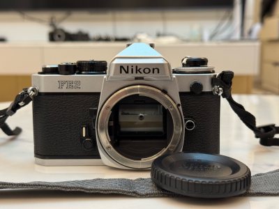 成色非常好，就是和照片有一点儿差别，总体来说还是很满意的，配件齐全，平台发货很快，尤其是ems，包装加固一定要选，很好