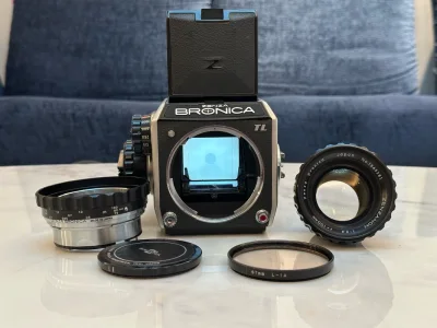 这台是腰屏取景器，很好看，也很好用，好的不多，这台是好的，屏幕也很好，模块设计也很好玩，功能完好，物流邮政很快，包装好，这么重都没有磕碰，点赞